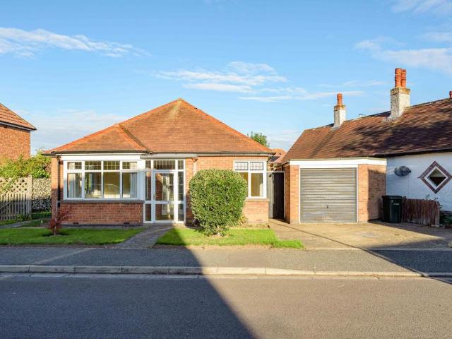 Bungalow for sale in Seacroft, Belleau