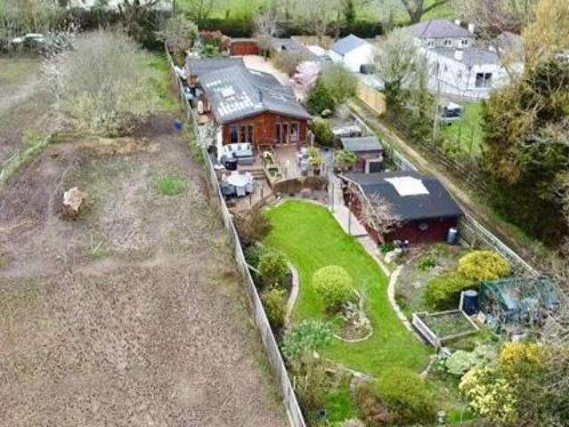 House for sale in Ascot