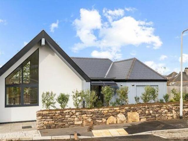 House for sale in Follaton, Strode
