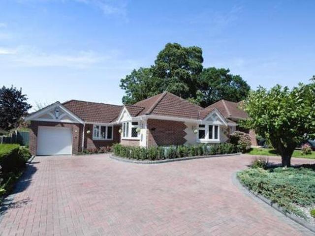 House for sale in Broadstone