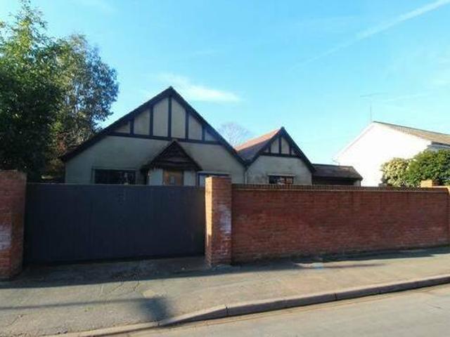 House for rent in Surrey