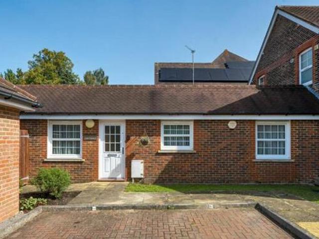 House for sale in Roffey, Horsham