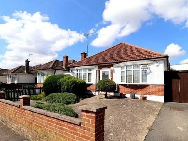House for sale in Luton