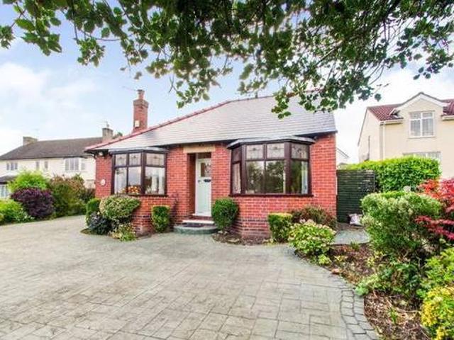 House for sale in Froggatt, East Midlands