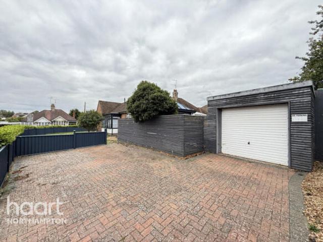 Bungalow for sale in Northampton, Northamptonshire