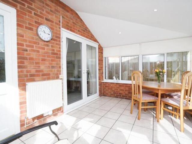 Bungalow for sale in Whitnash, Green Close