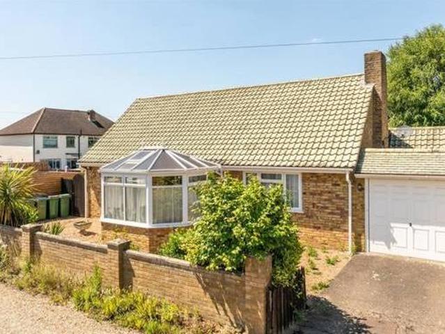 House for rent in Surrey