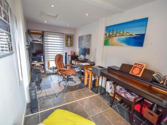 Bungalow for sale in Navestock Side