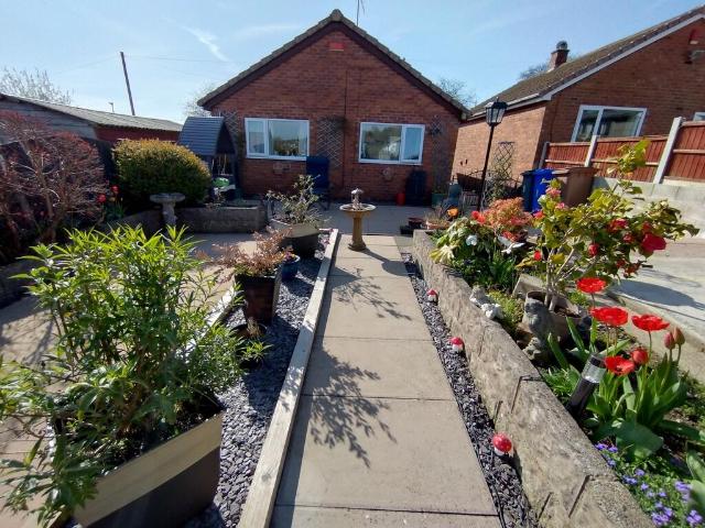 Bungalow for sale in Bradeley