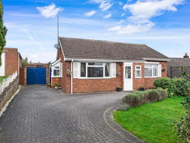 Bungalow for sale in The Ronkswood, Worcestershire