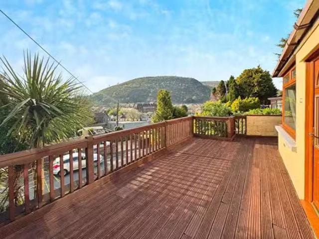 House for sale in Taibach