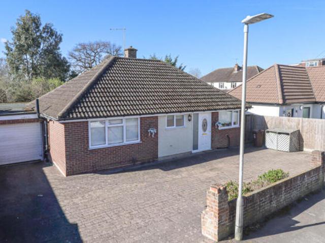 Bungalow for sale in St Albans, Five Acres