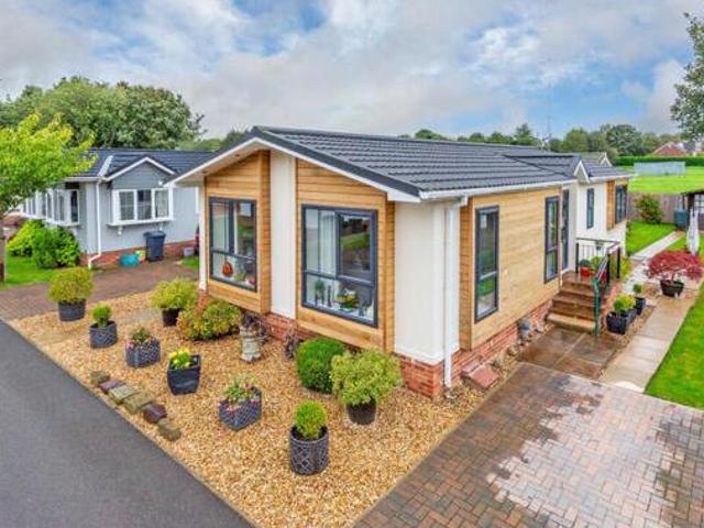 House for sale in High Field, York