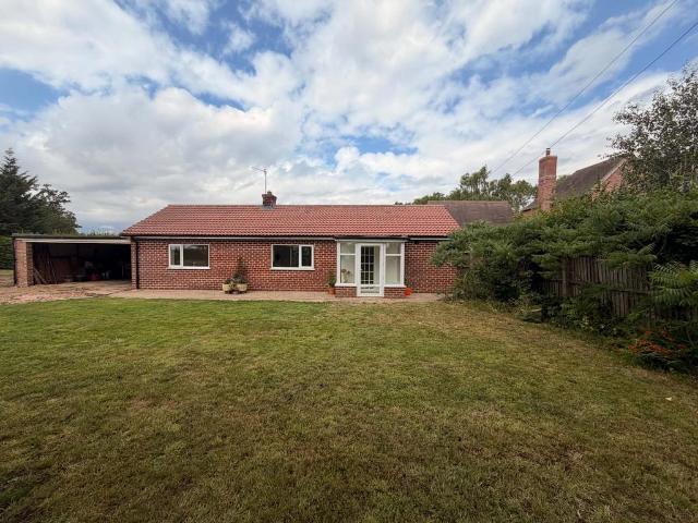 Bungalow for rent in Alderminster, Warwickshire
