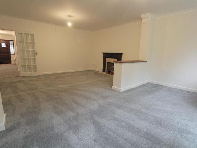 House for rent in Perryfields, West Sussex