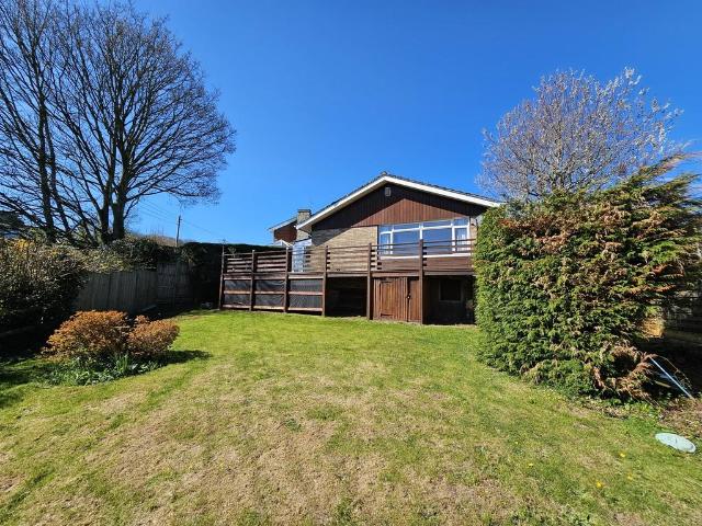 Bungalow for rent in Street End, North Somerset