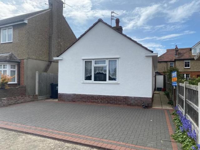 Bungalow for rent in Frinton and Walton, Dale Hill