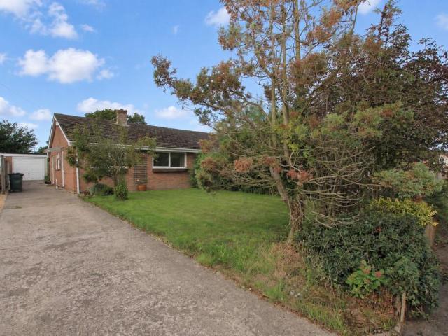 Bungalow for rent in Tilston