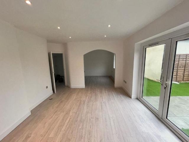 House for rent in Aperfield, Greater London