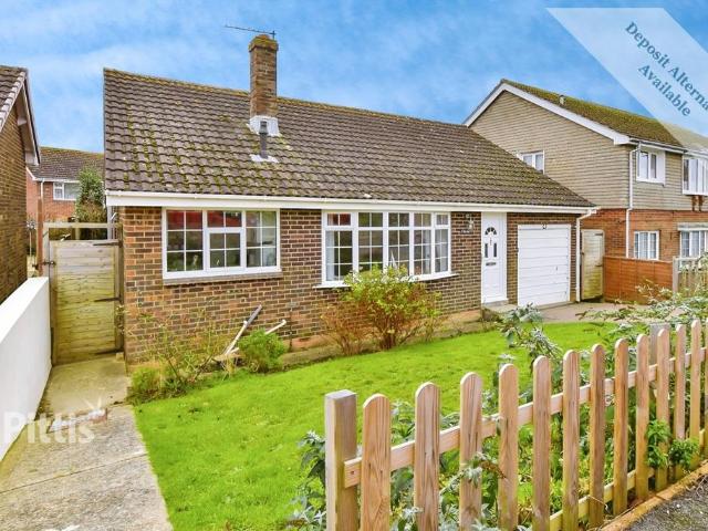 Bungalow for rent in Freshwater, Isle Of Wight