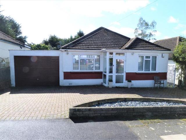 Bungalow for rent in Pinner, London Borough of Harrow