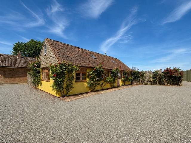 Bungalow for rent in Chedburgh, Suffolk