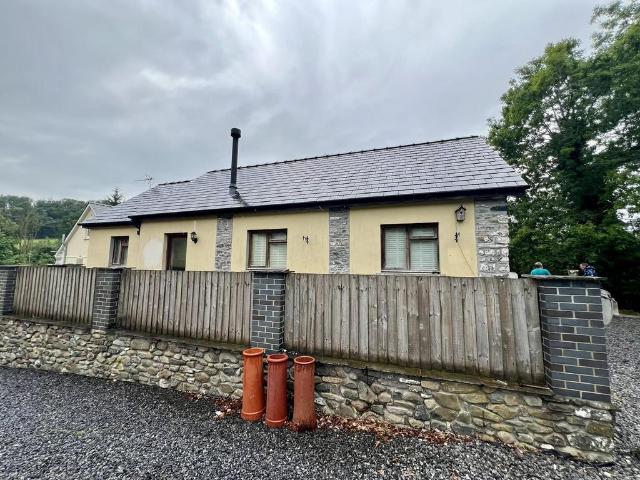 Bungalow for rent in Llanwrda