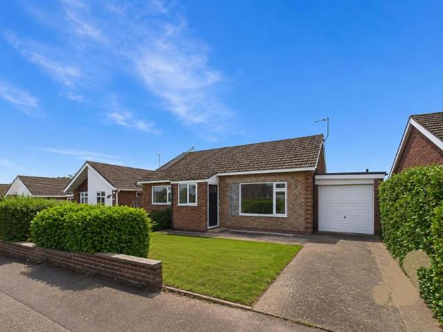 Bungalow for rent in Chelmondiston, Suffolk