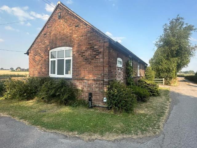 Bungalow for rent in Warrington