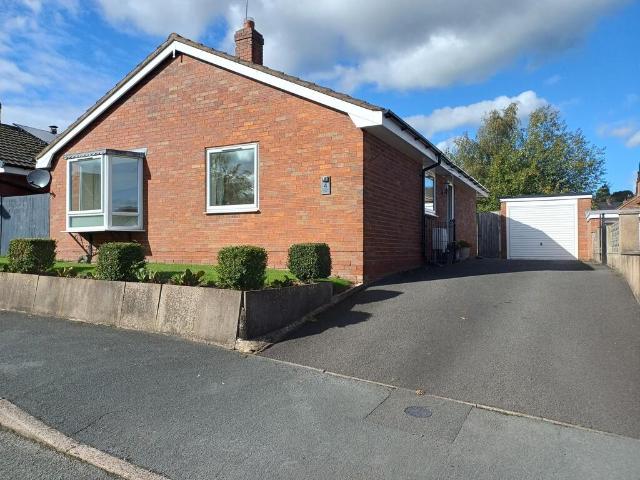 Bungalow for rent in Cheswardine, Shropshire