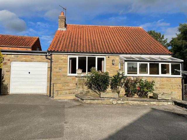 Bungalow for rent in Kirkbymoorside, Kirkby Mills