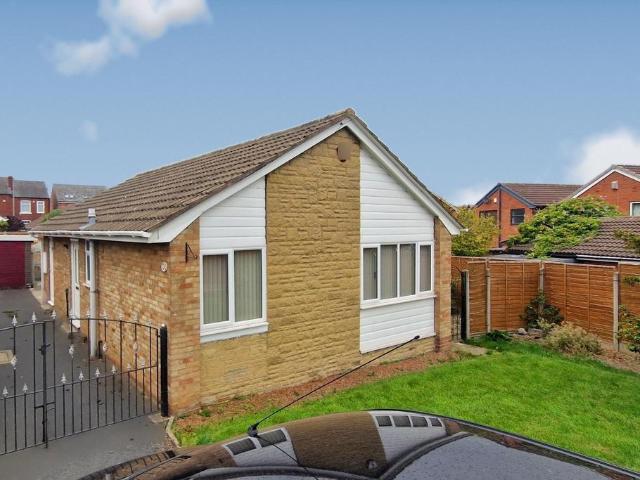 Bungalow for rent in Calder Grove, Wakefield