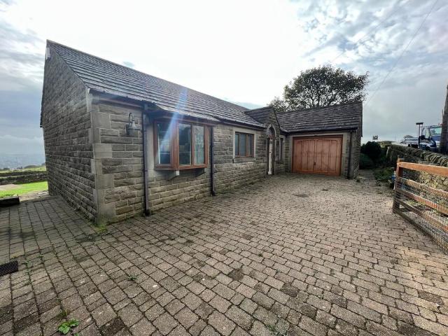 Bungalow for rent in Mount Tabor, West Yorkshire