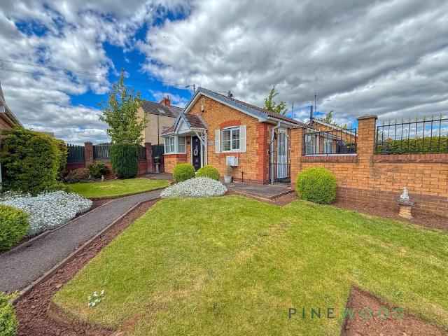 Bungalow for rent in Clowne, Bolsover