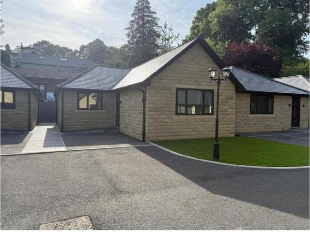 Bungalow for rent in High Utley, Keighley