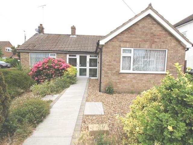 Bungalow for rent in Brightlingsea, Dale Hill