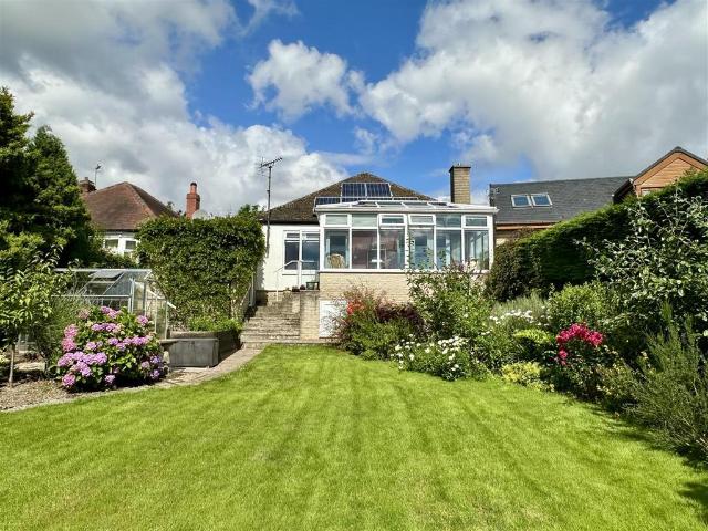 Bungalow for rent in Dore, South Yorkshire