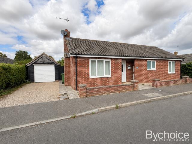 Bungalow for rent in Chelmondiston, Suffolk