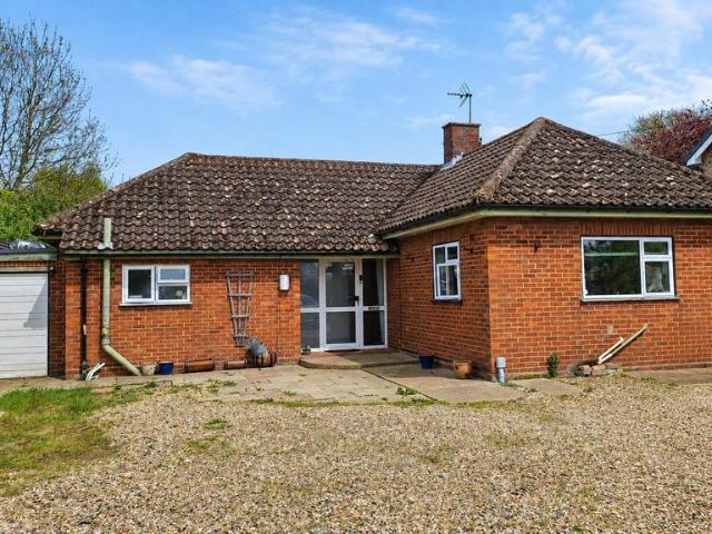 Bungalow for rent in Bedingfield, Suffolk