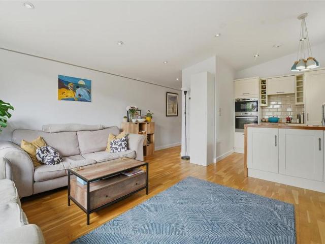 House for rent in Winterbourne