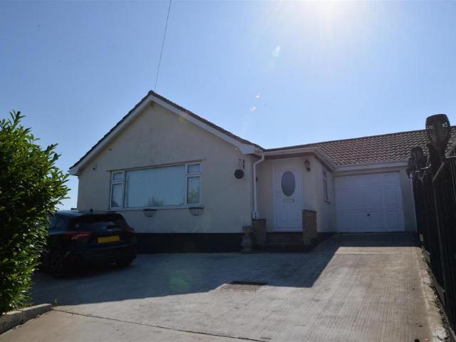Bungalow for rent in Woolavington, Somerset
