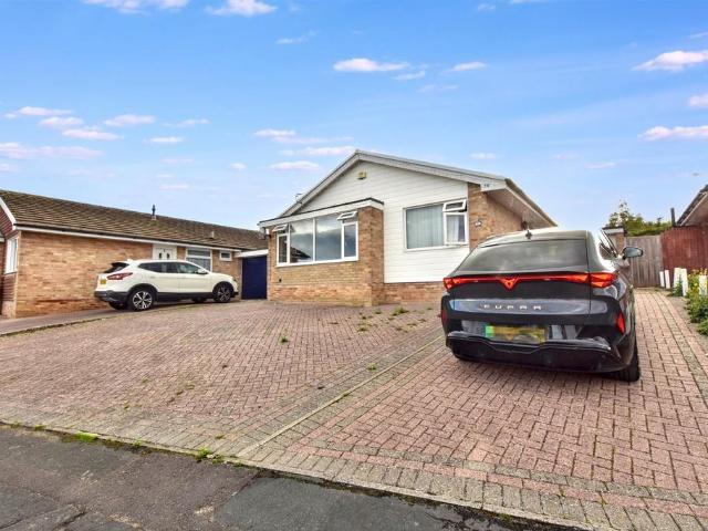 Bungalow for rent in Hamlands, Eastbourne