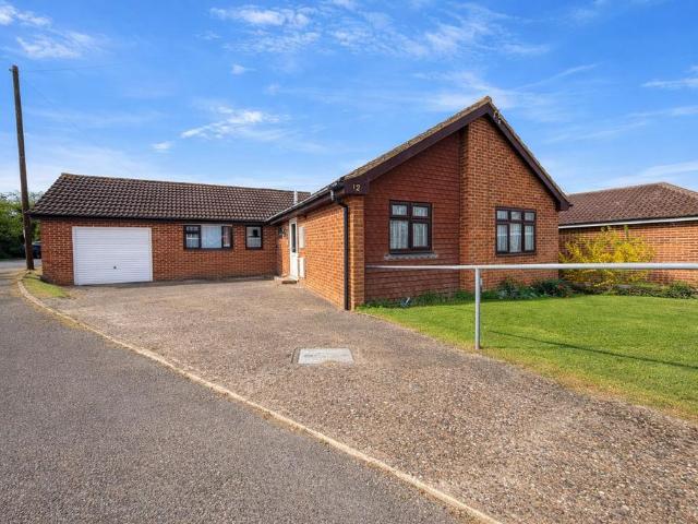 Bungalow for rent in Central, Heathlands