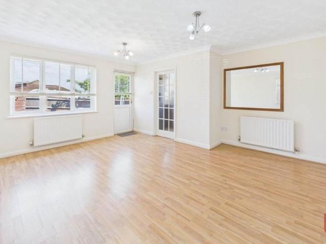 House for rent in Crownhill, Shenley Church End