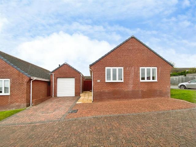 Bungalow for rent in Caynham, Isle Of Man