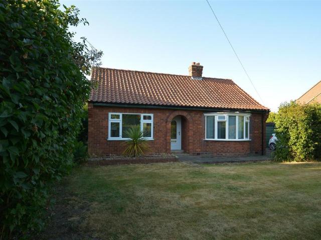 Bungalow for rent in Cawood, North Yorkshire