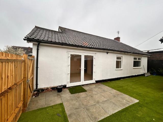 Bungalow for rent in Aperfield, Isle Of Man