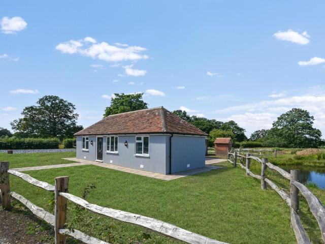 Bungalow for rent in Bridgefield, Kent