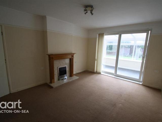 Bungalow for rent in Dale Hill, Essex