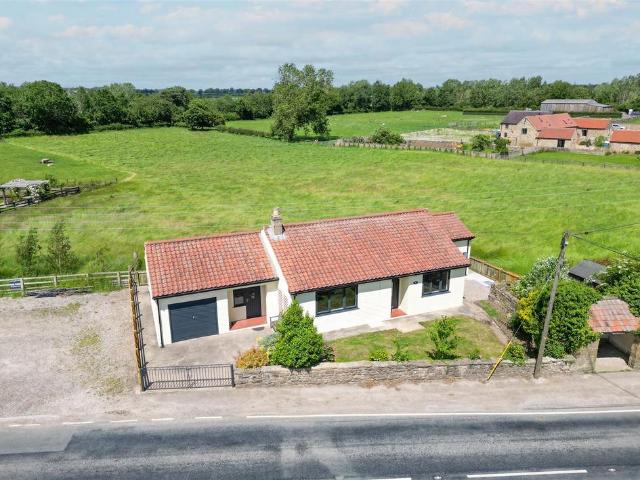 Bungalow for rent in Thornborough, Nosterfield